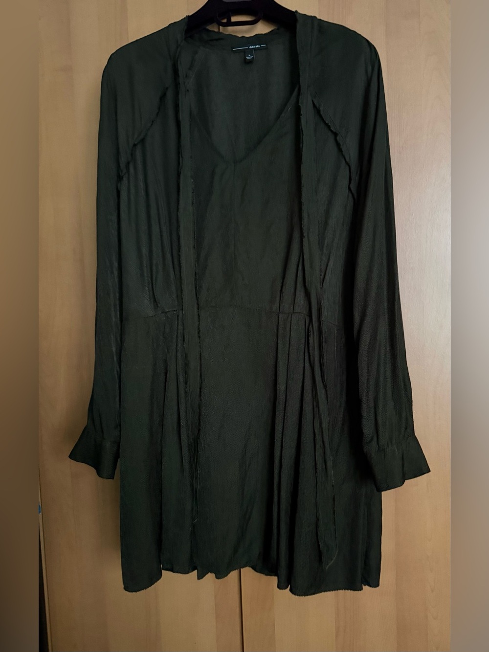 Dolce Vita Olive Green Long Sleeve V-Neck Dress